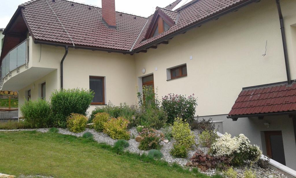 Penzion Emilia Rózsahegy Kültér fotó